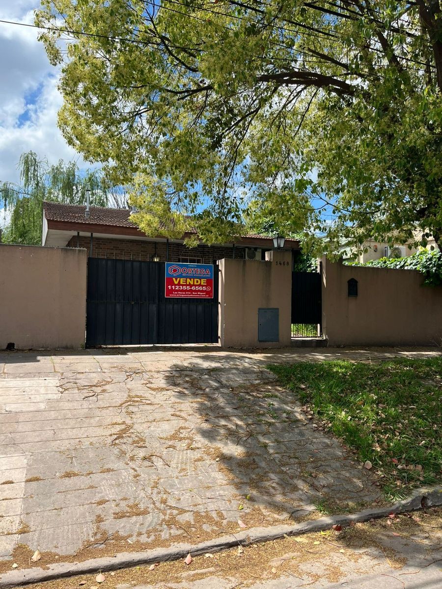 VENTA de Casa a metros de estación ubicación excelente 600 m2 delote,GRAN OPCIÓN