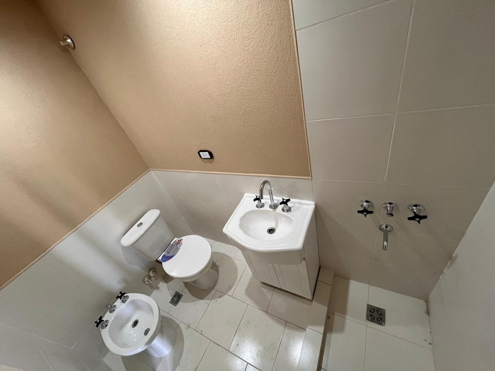 Hermoso MONOAMBIENTE Con balcón A Estrenar — foto 8