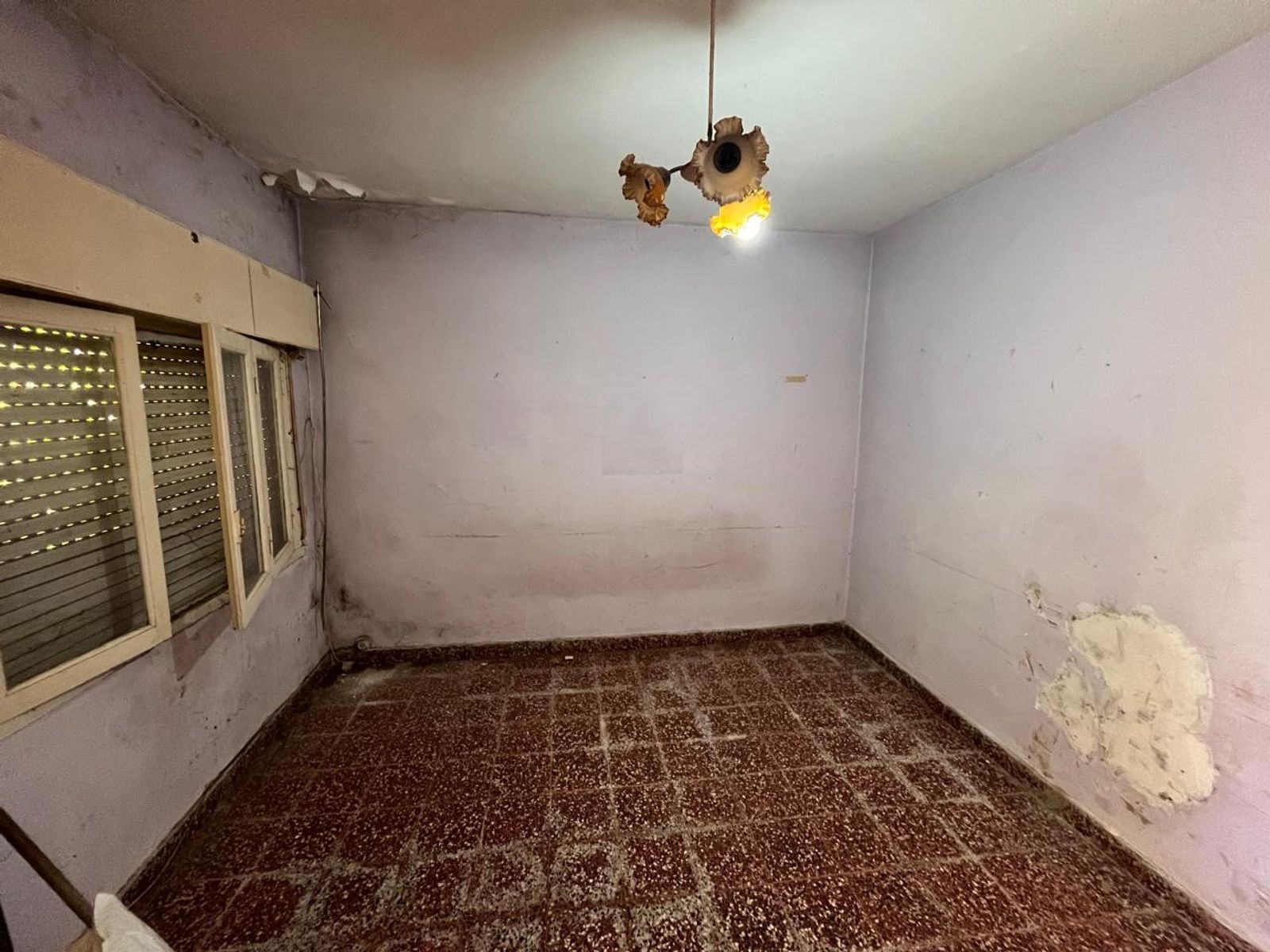 VENTA de casa a reciclar, sobre asfalto, zona Chile y Muñoz — foto 6