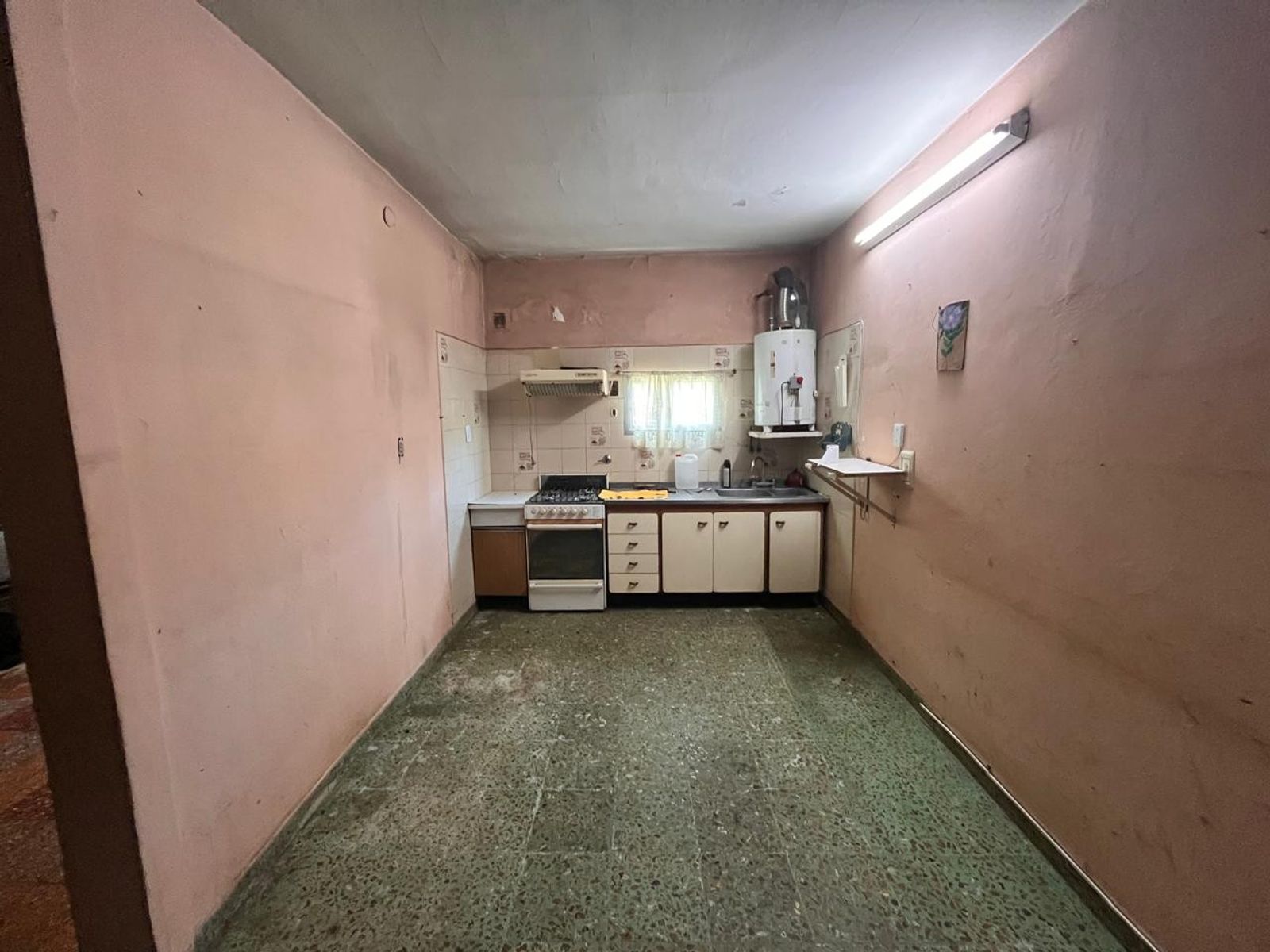 VENTA de casa a reciclar, sobre asfalto, zona Chile y Muñoz — foto 14