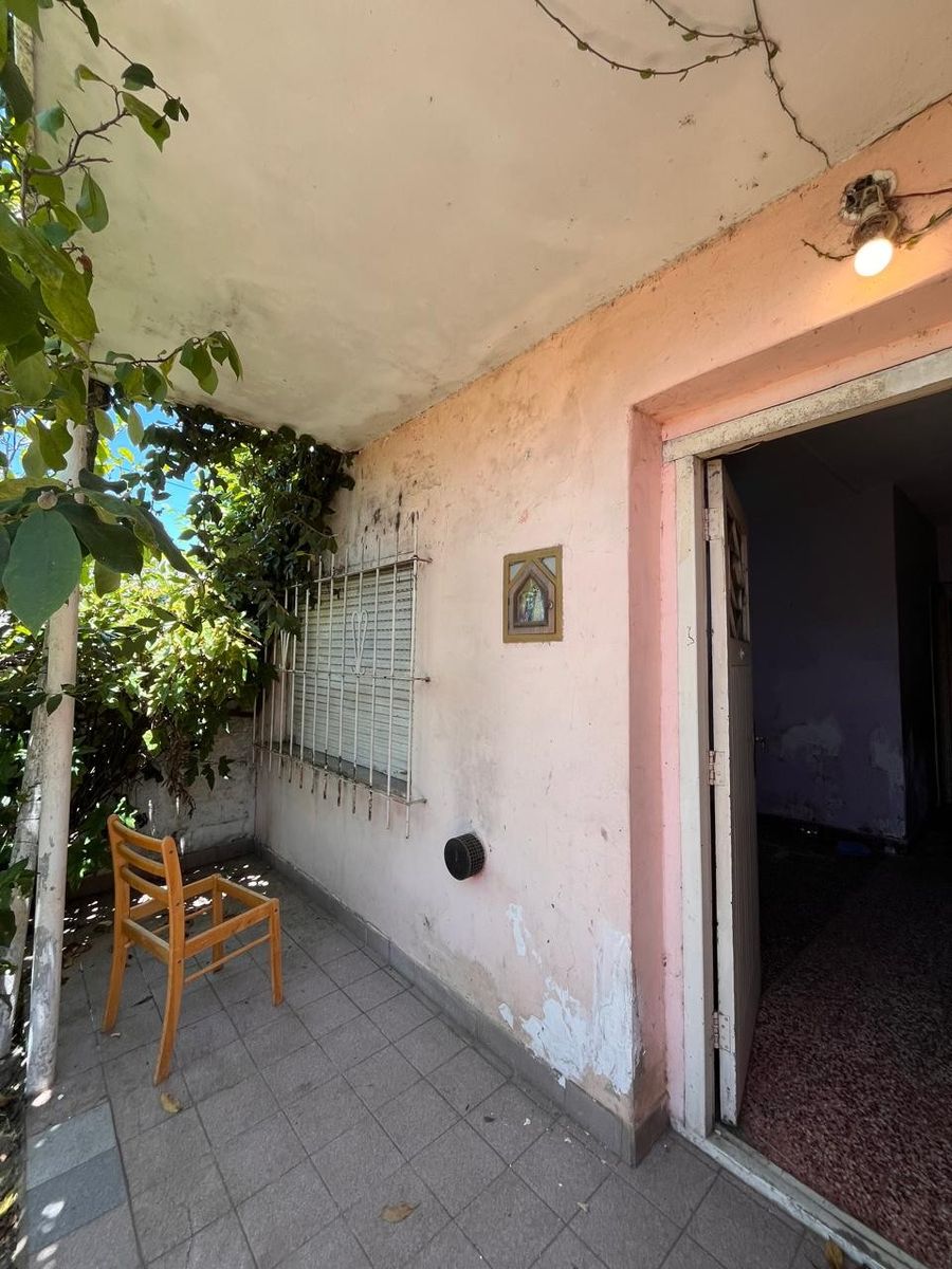VENTA de casa a reciclar, sobre asfalto, zona Chile y Muñoz — foto 15