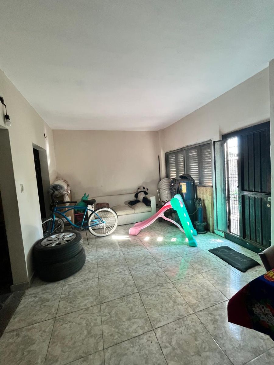 INTERESANTE casa con 3 dormitorios a metros de Municipalidad APTA CRÉDITO — foto 2