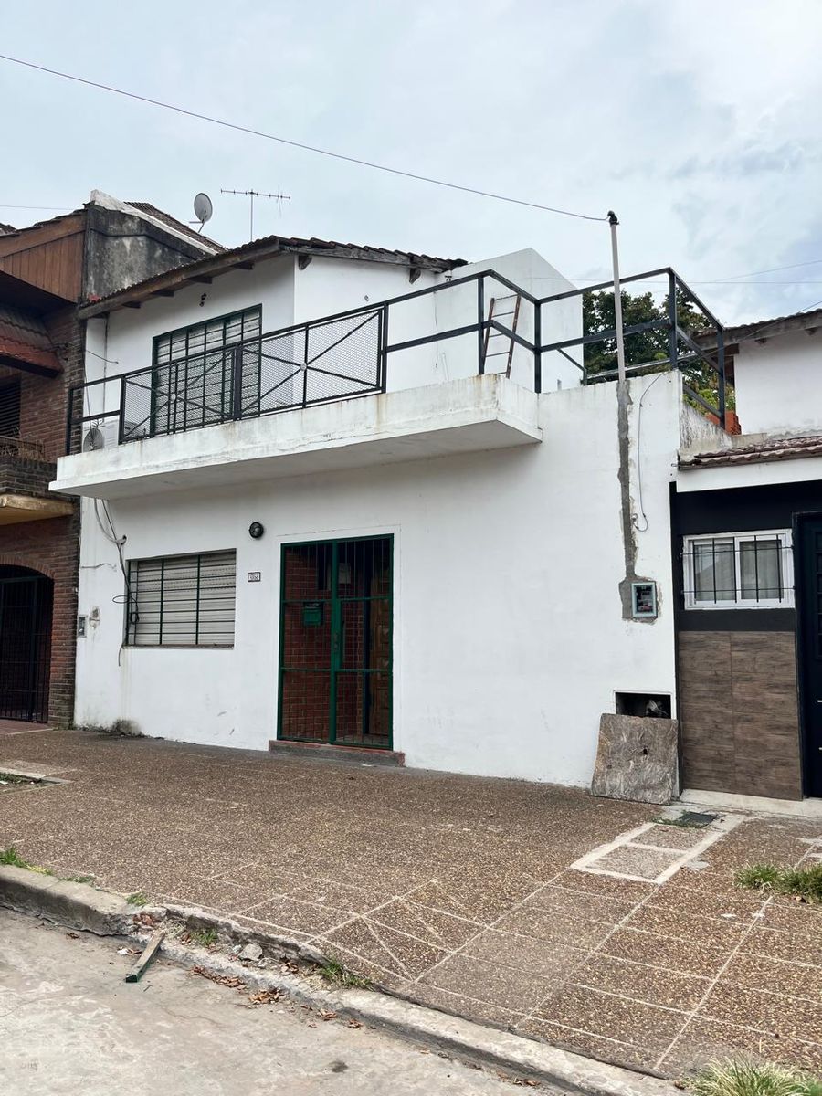 VENTA casa a 5 cuadras del centro de San Miguel 3 dormitorios mas dependencia — foto 9
