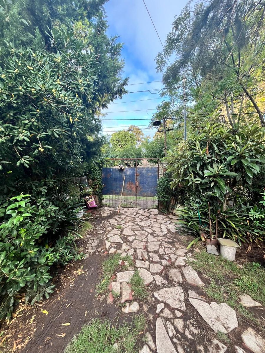 VENTA casa mas dependencia Muy buena ubicación — foto 2