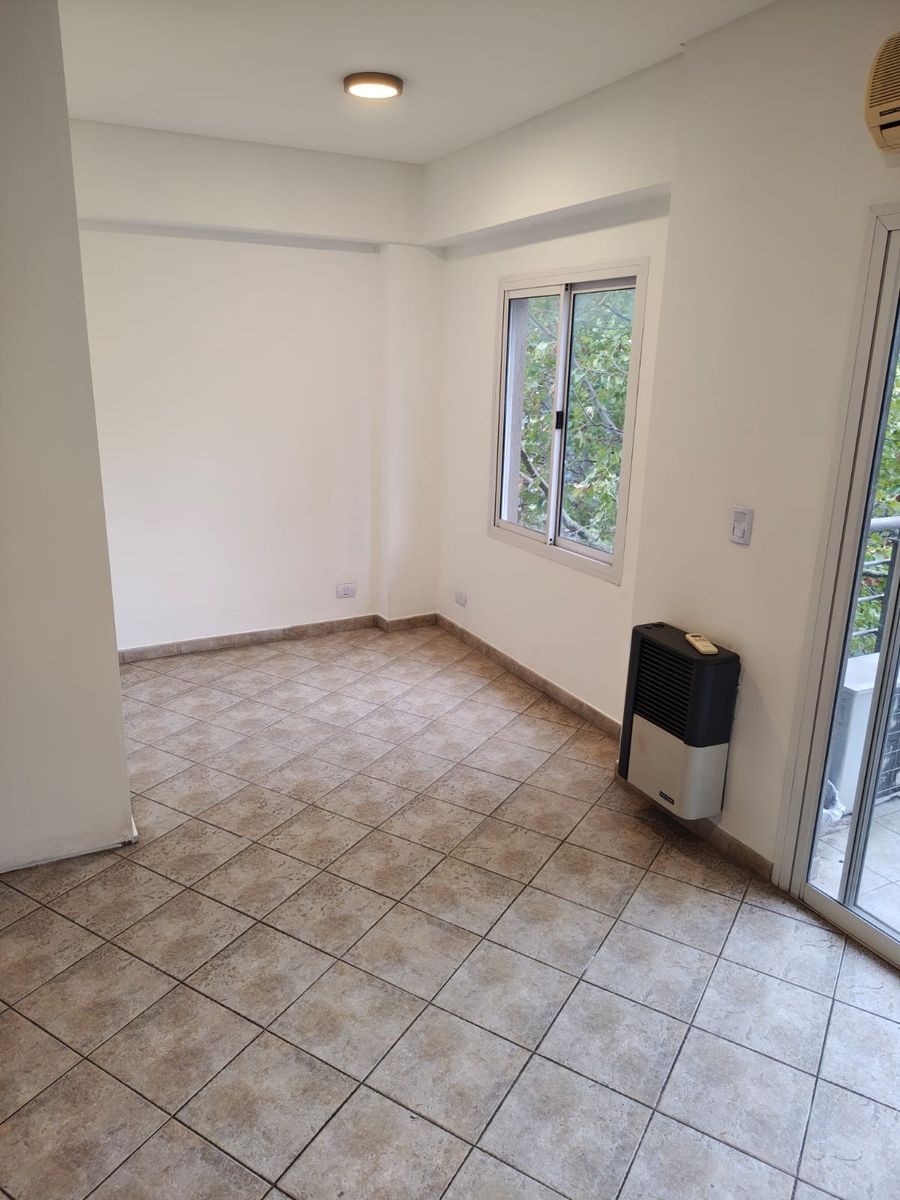 VENTA DE EXCELENTE DEPARTAMENTO Uso profesional o vivienda a 50 metros de Plaza y Estación - 2