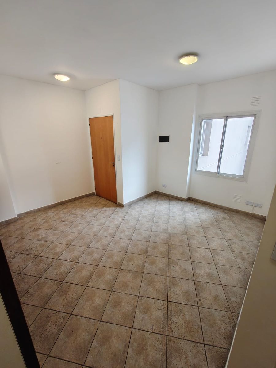 VENTA DE EXCELENTE DEPARTAMENTO Uso profesional o vivienda a 50 metros de Plaza y Estación - 13