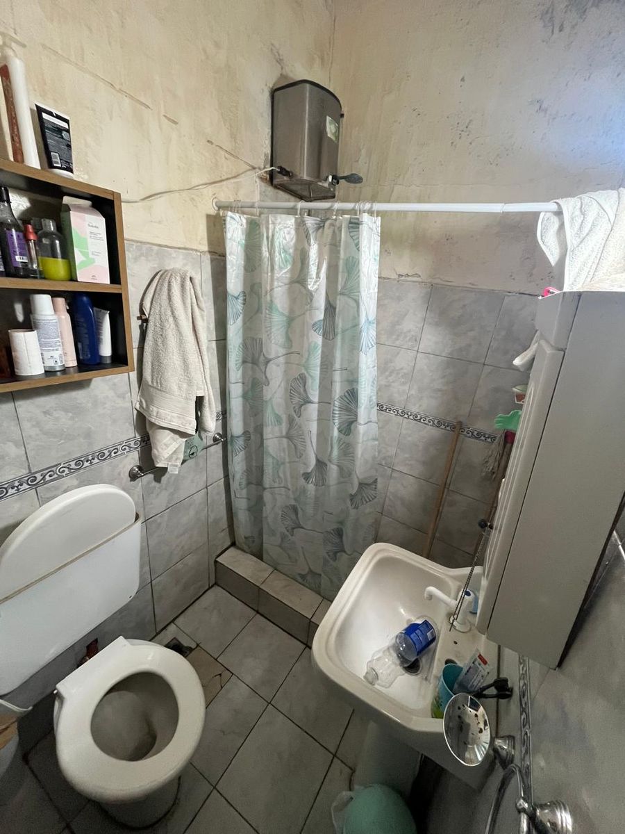 Venta casa mas departamento Interesante ubicación zona estación José C Paz - 4