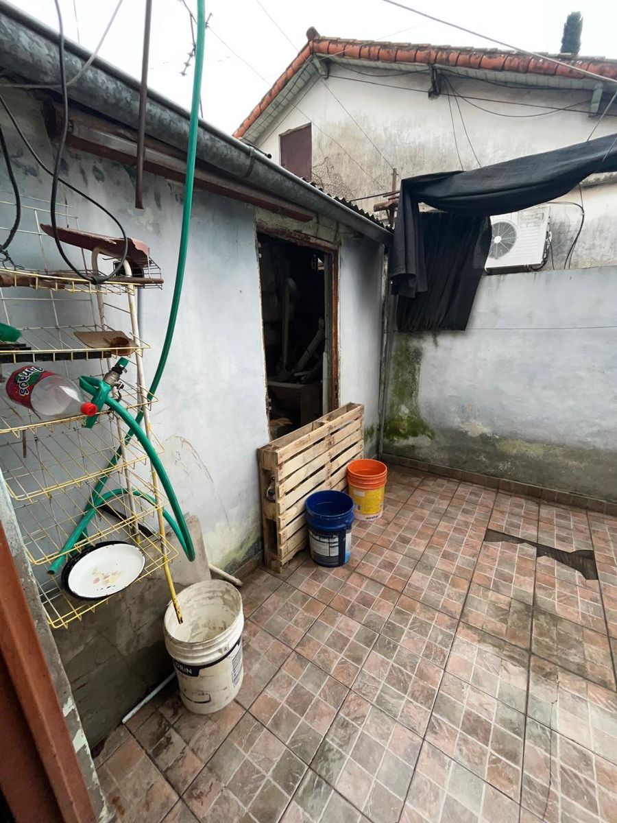 Venta casa mas departamento Interesante ubicación zona estación José C Paz - 18