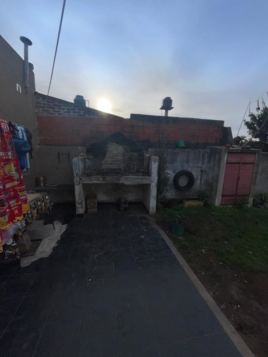 Venta de CASA sobre Malnatti a metros de Primera Junta - 12