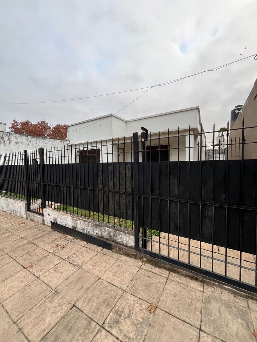 VENTA de Casa con 2 dormitorios en una ubicación de privilegio - 5