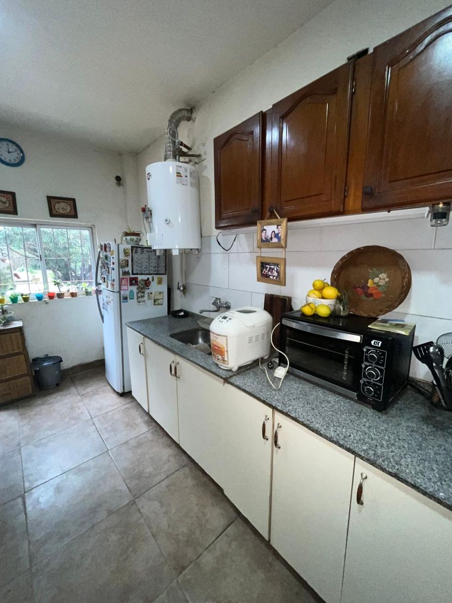 VENTA muy linda casa sobre Lebenson Zona Polideportivo, Gran ubicación - 9