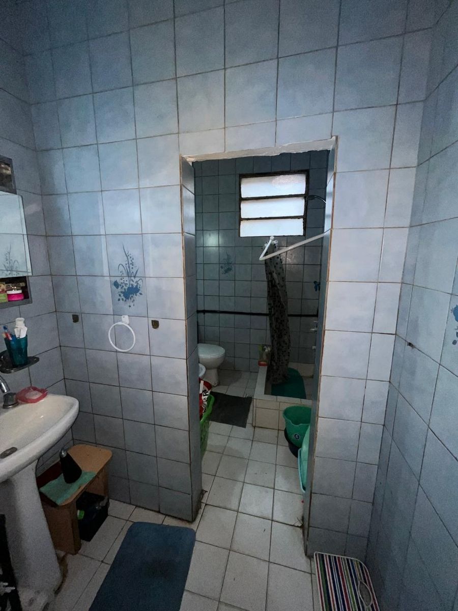 Venta casa mas departamento sobre Avenida - 19