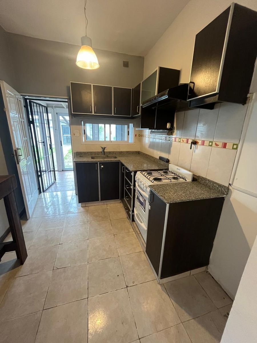 Venta muy linda casa Con Tres Dormitorios sobre Pedro Goyena MUÑIZ Posible Permuta - 2