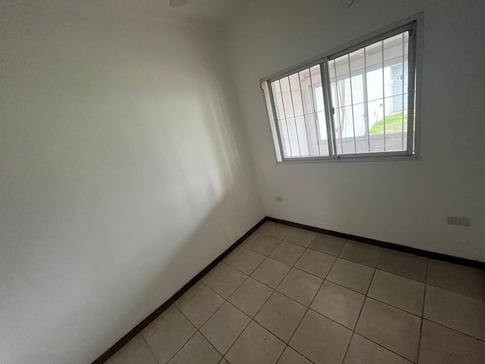 Venta muy linda casa Con Tres Dormitorios sobre Pedro Goyena MUÑIZ Posible Permuta - 7