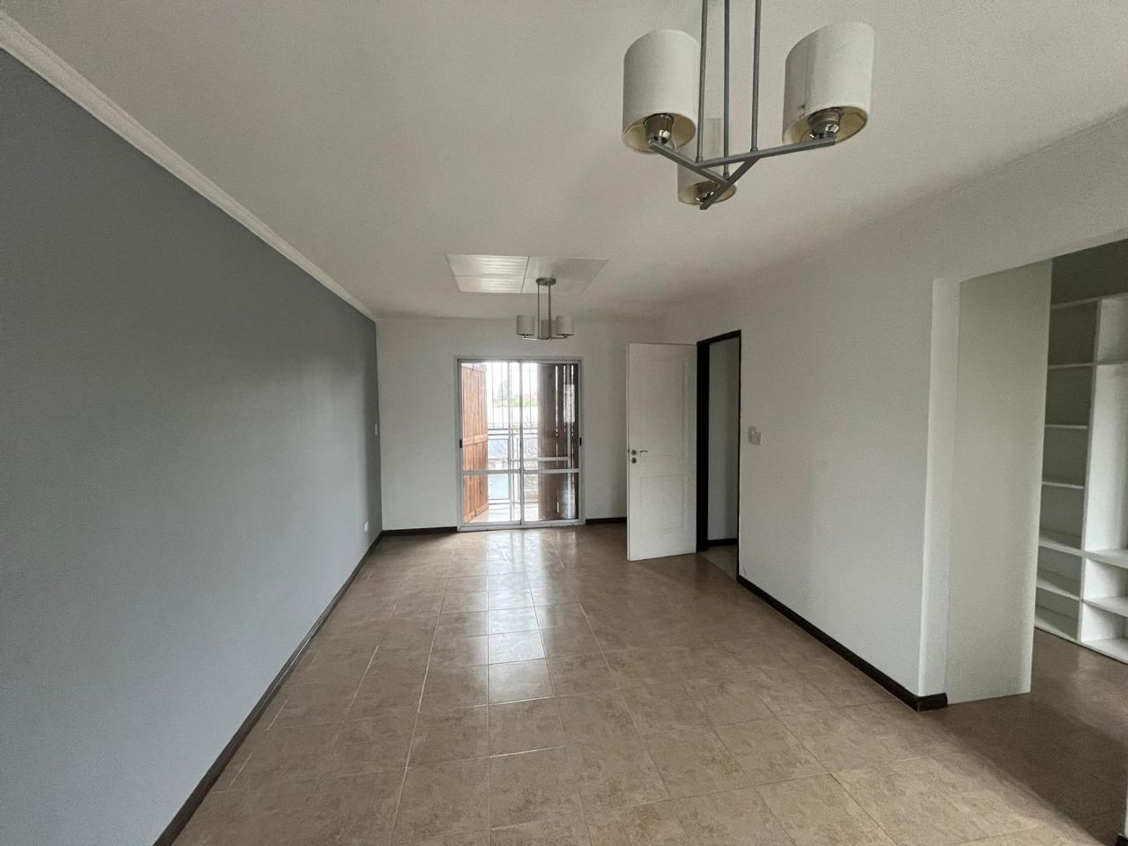 Venta muy linda casa Con Tres Dormitorios sobre Pedro Goyena MUÑIZ Posible Permuta - 11