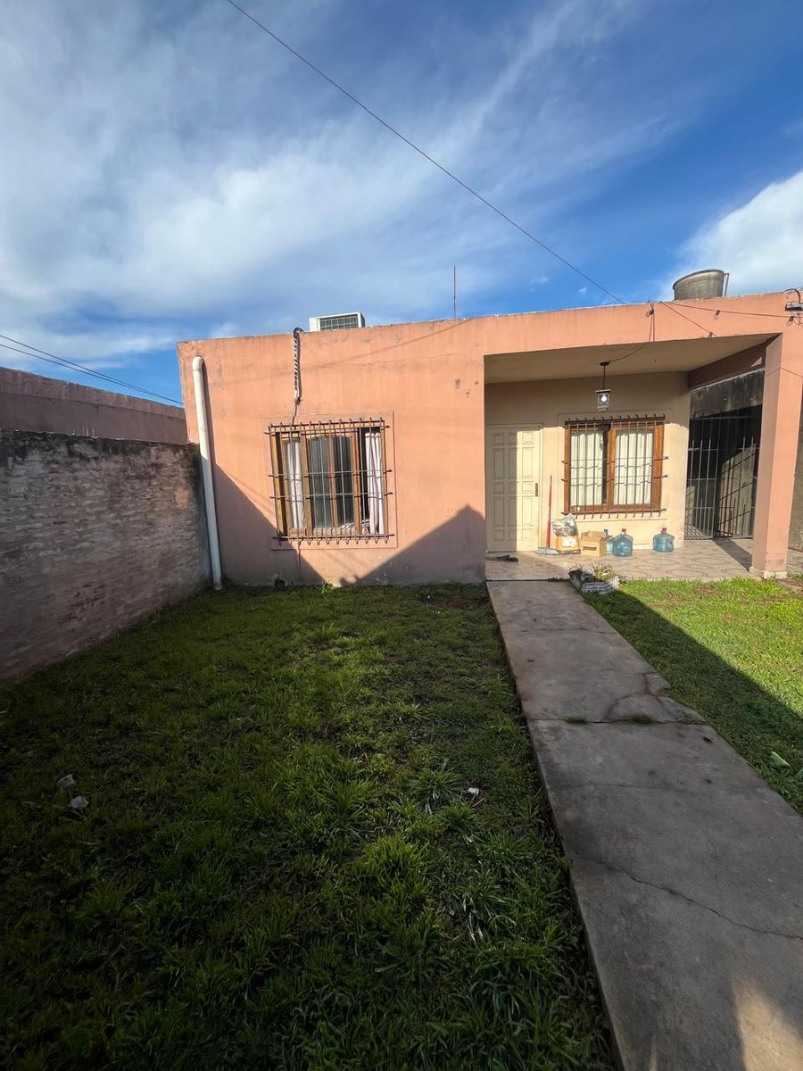 VENTA muy linda casa a metros de Irigoin - 18