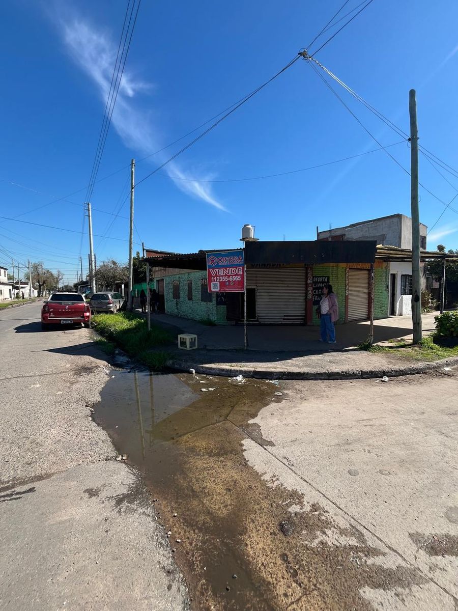VENTA ESQUINA COMERCIAL mas casa y departamento - 6