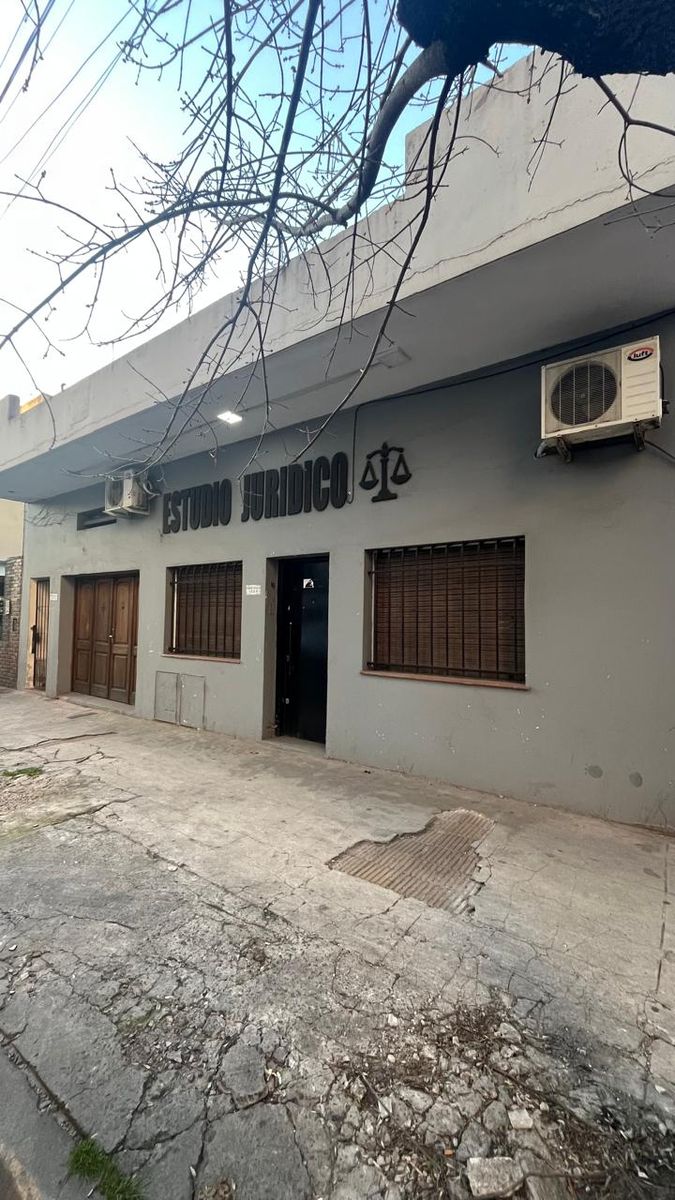 Excelente propiedad Apta para emprendimiento - 2