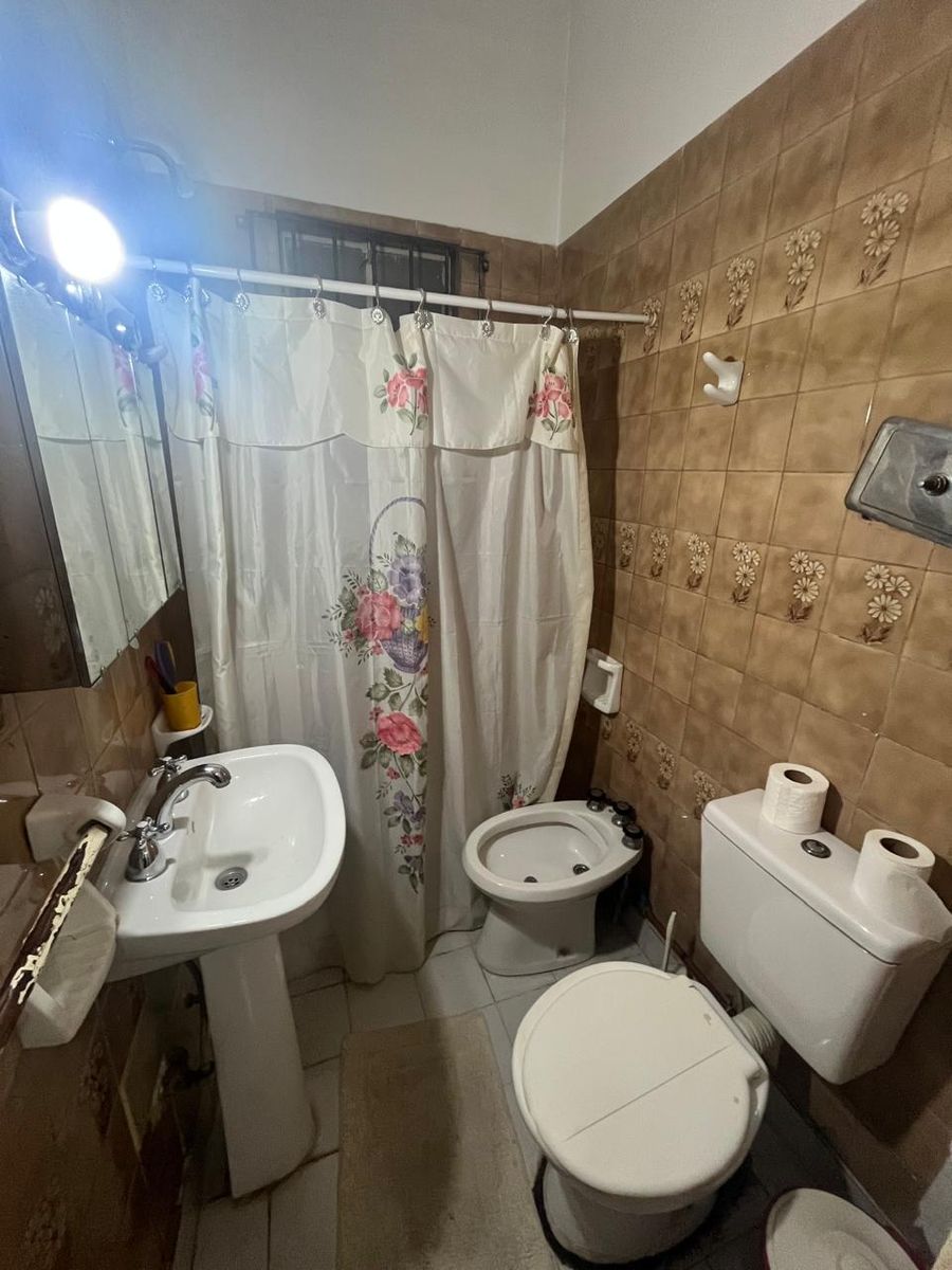 VENTA Linda casa CON LOCAL a pocas cuadras del centro de José C Paz — foto 7