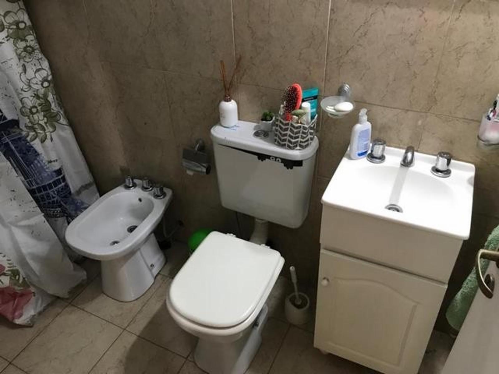 DEPARTAMENTO EN EDIFI. CON ASCENSOR DE 3 PLANTAS 1 AMB. MUY AMPLIO Y LUMINOSO 30m2 SECTOR DORM. BIEN DIFERENCIADO — foto 6