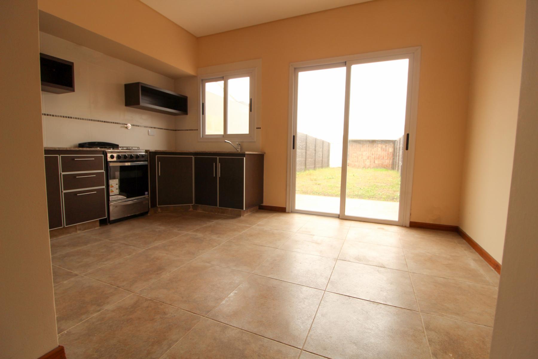 Duplex a estrenar en Ituzaingó 4 ambientes con parque