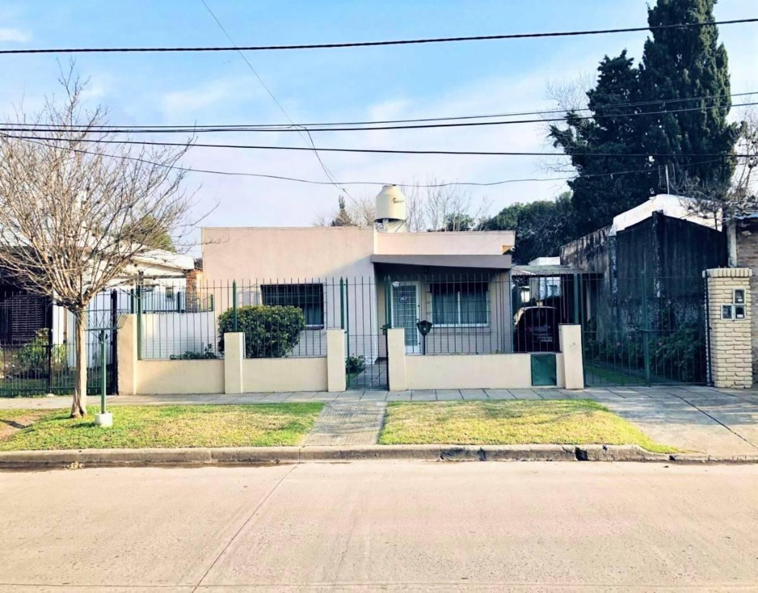 Casa en venta Ituzaingó con amplio parque