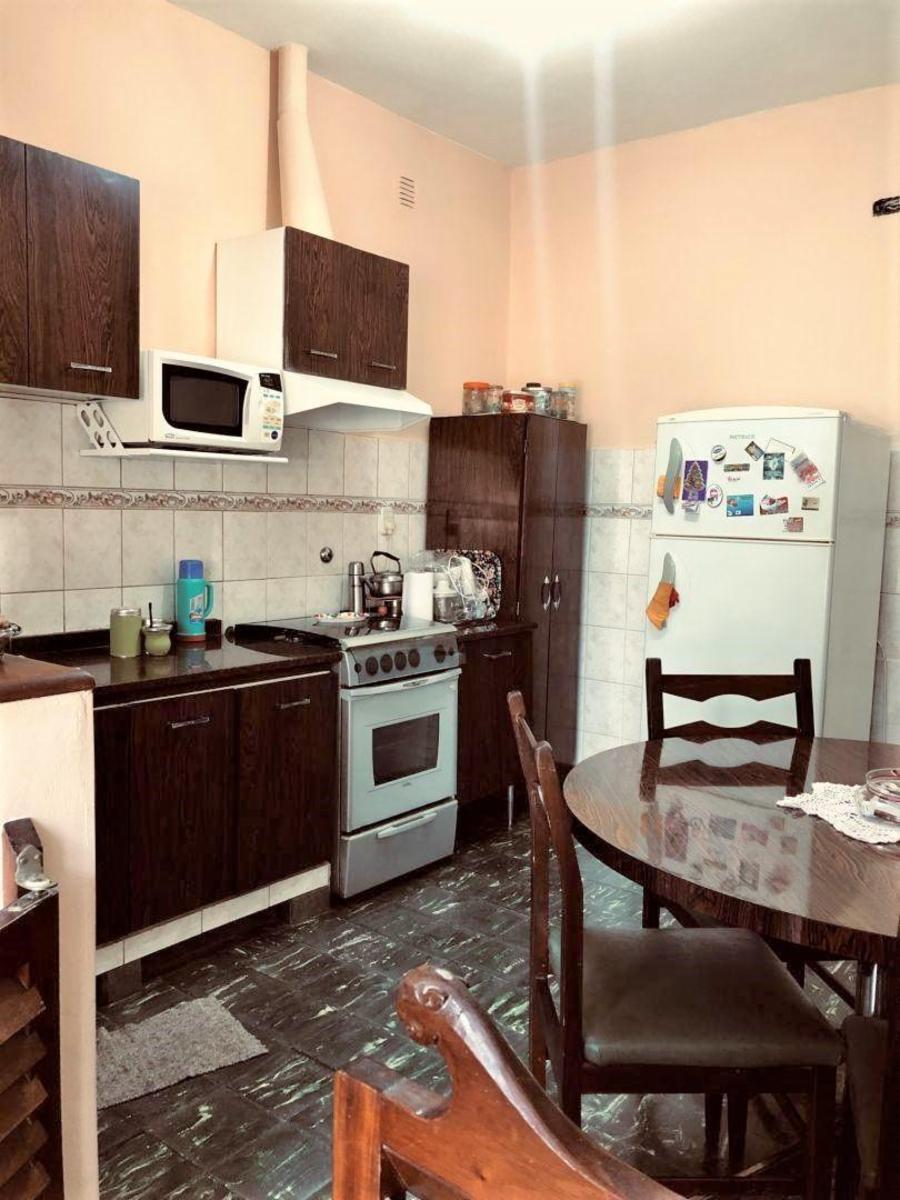 Casa en venta Ituzaingó con amplio parque — foto 5