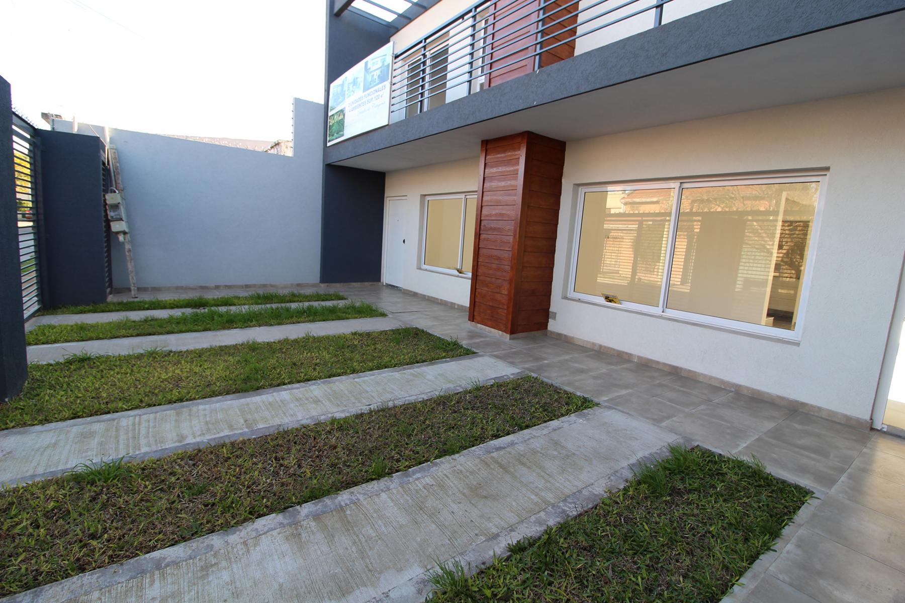 Duplex minimalista a estrenar en Ituzaingó