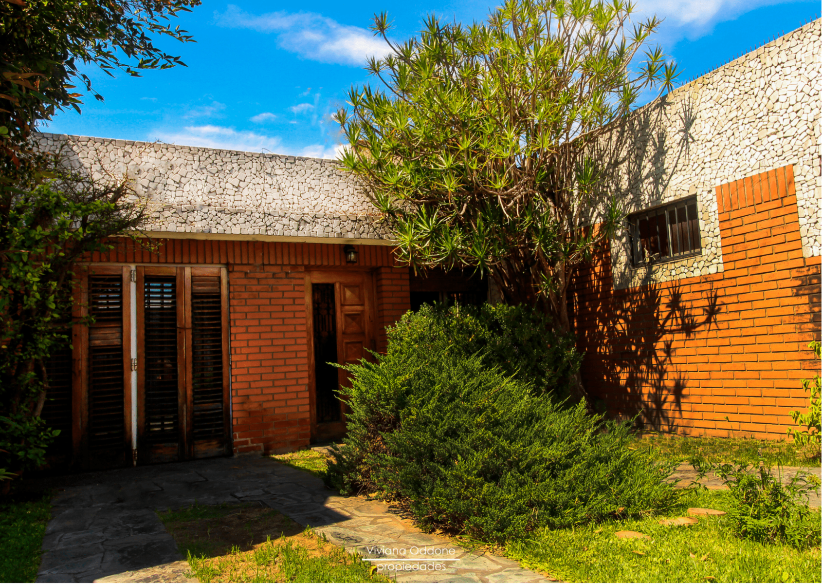 Casa y local comercial en Venta Ituzaingó