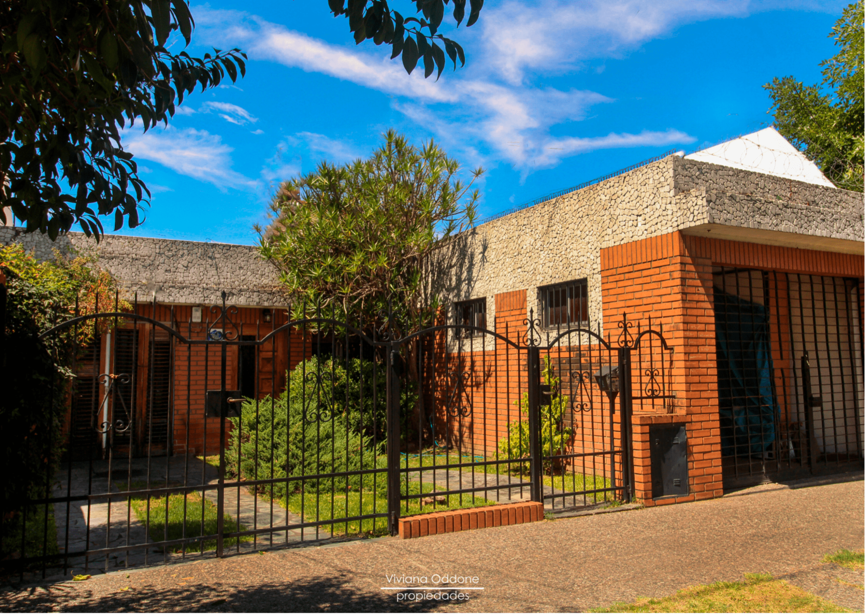 Casa y local comercial en Venta Ituzaingó — foto 2