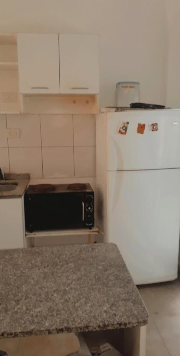 Alquiler temporario amoblado. Monoambiente, con balcón al frente - 3