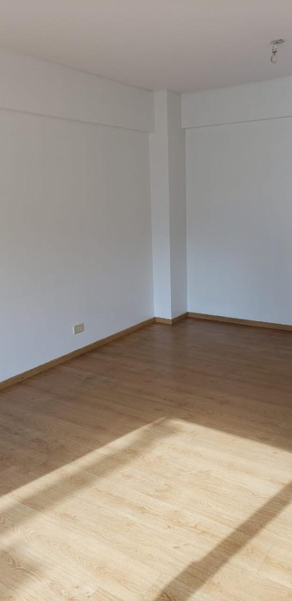 TODO LO QUE BUSCAS: SEMIPISO 2 1/2 AMB 60 M2, BALCON CORRIDO, COCHERA Y PISCINA, APTO PROFESIONAL — foto 13