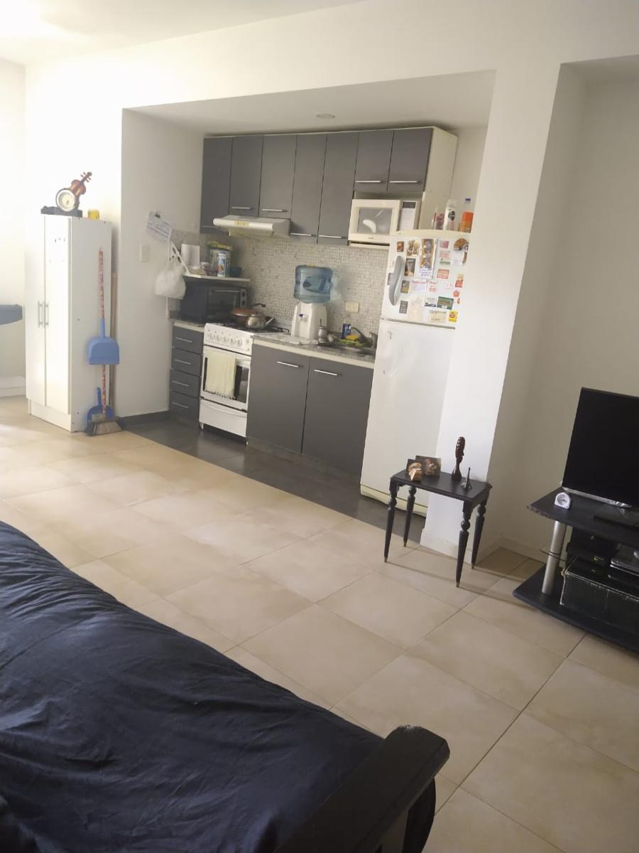 VENDE DEPTO EN DUPLEX 2 AMB CON BALCON, PATIO TERRAZA AL FRENTE - VILLA DEL PARQUE - 20