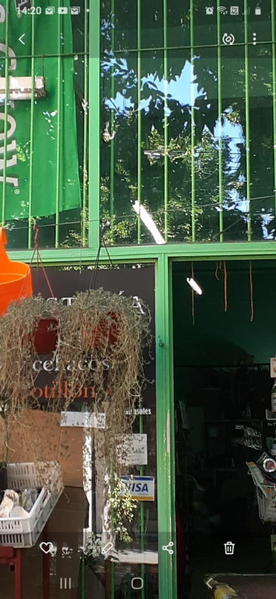 VENDE: GRANDE LOCAL EN VILLA GENERAL MITRE CON BAULERA - 1
