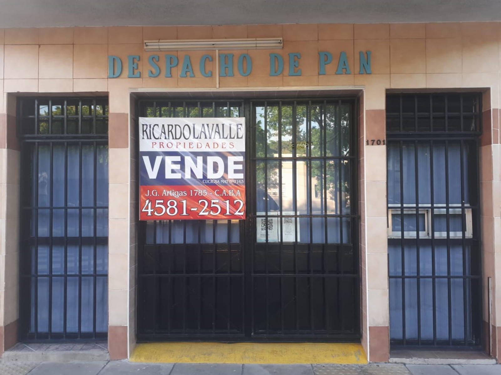 HERMOSO LOCAL AL FRENTE. EXCELENTE ESTADO. EQUIPADO PARA GASTRONOMIA