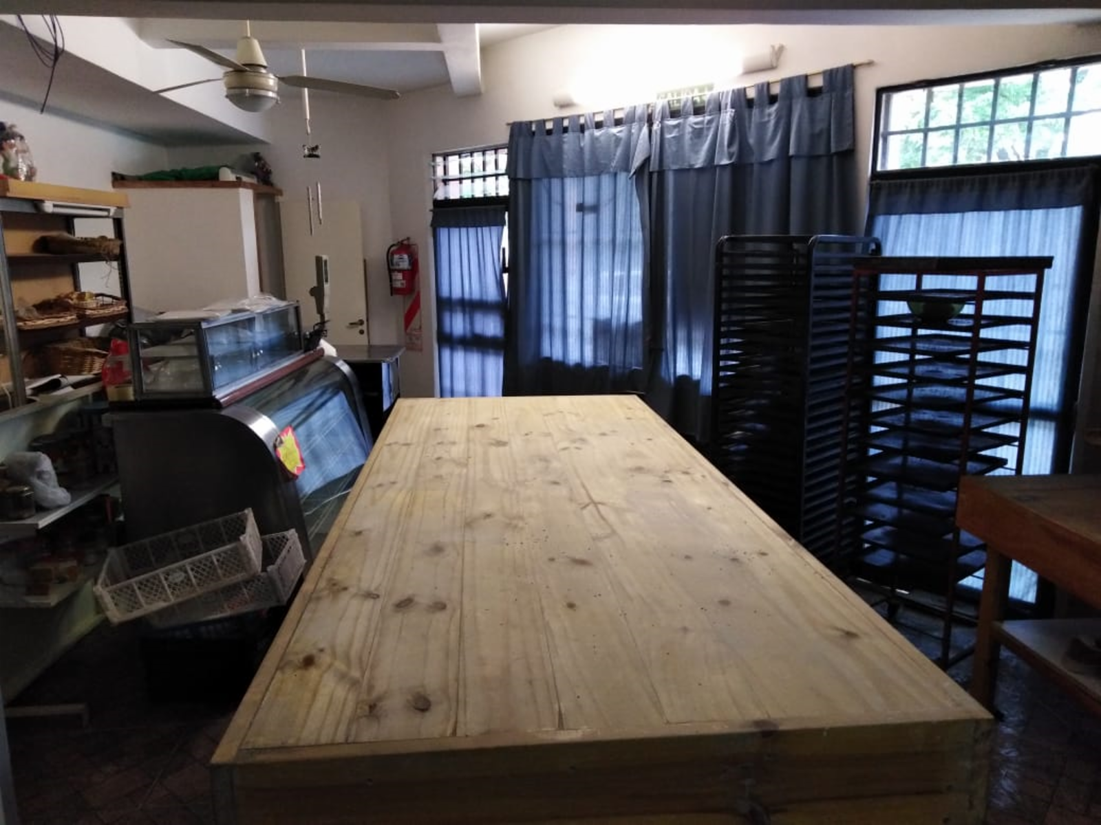 HERMOSO LOCAL AL FRENTE. EXCELENTE ESTADO. EQUIPADO PARA GASTRONOMIA — foto 6