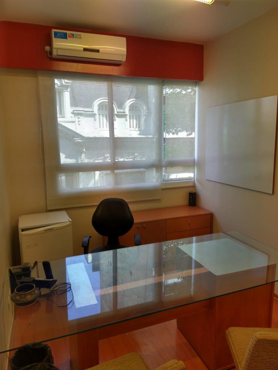Vende Oficina subdividida en 5 + 1 Sala De Reuniones En Balvanera — foto 3
