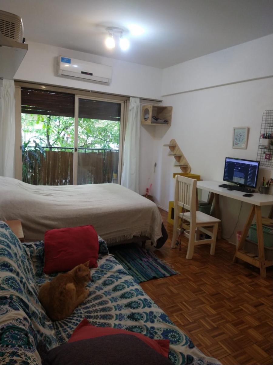 Vende Dpto Monoambiente Con Balcon Al Frente Y Cocina Separada — foto 2