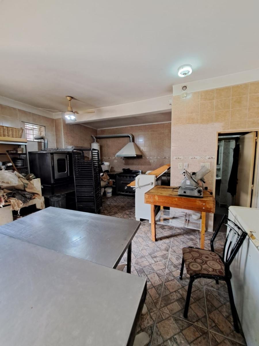 VENDE LOCAL EN ESQUINA EN VILLA GERAL MITRE CON MOBILIARIO - 5