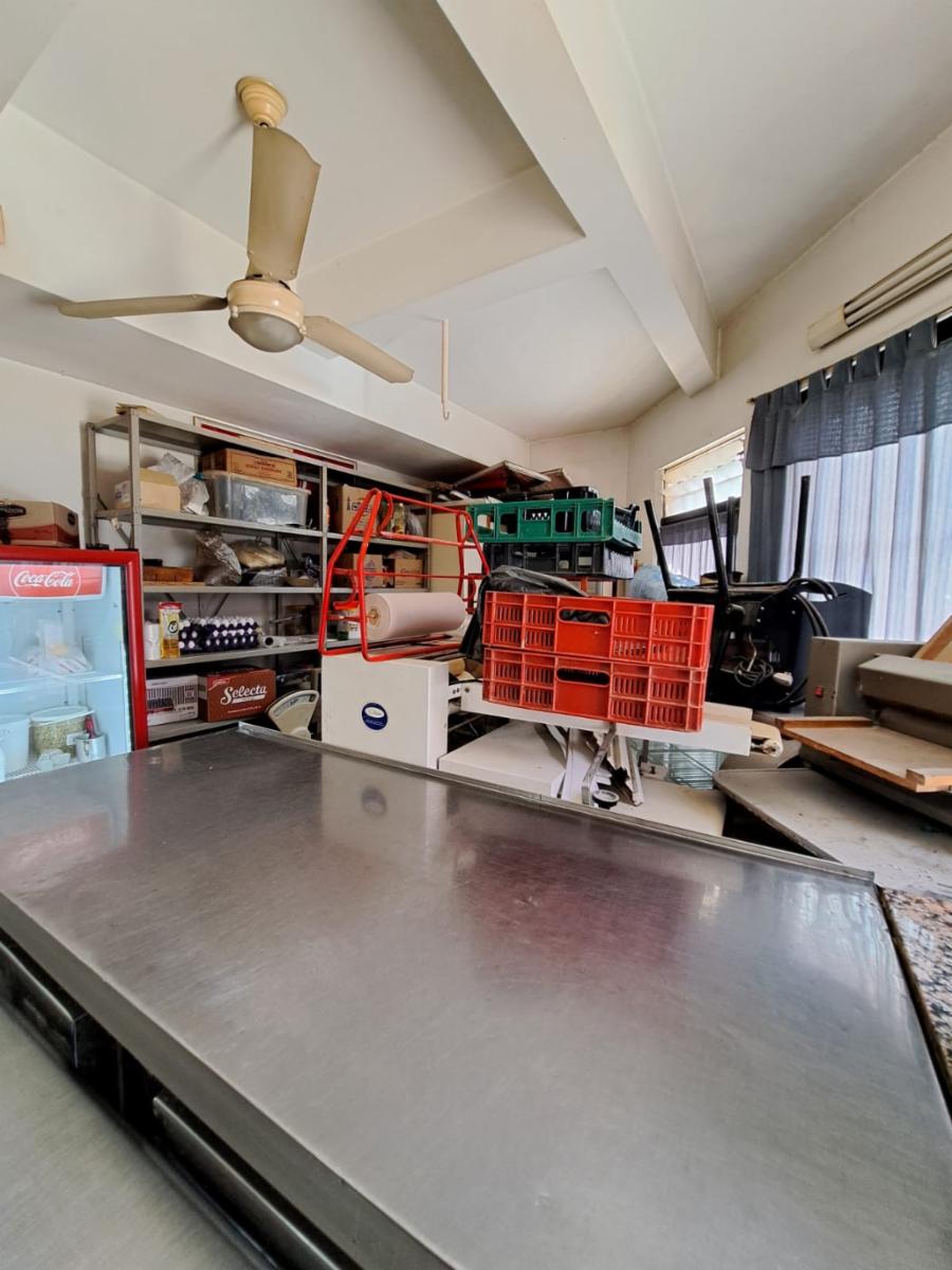 VENDE LOCAL EN ESQUINA EN VILLA GERAL MITRE CON MOBILIARIO - 11