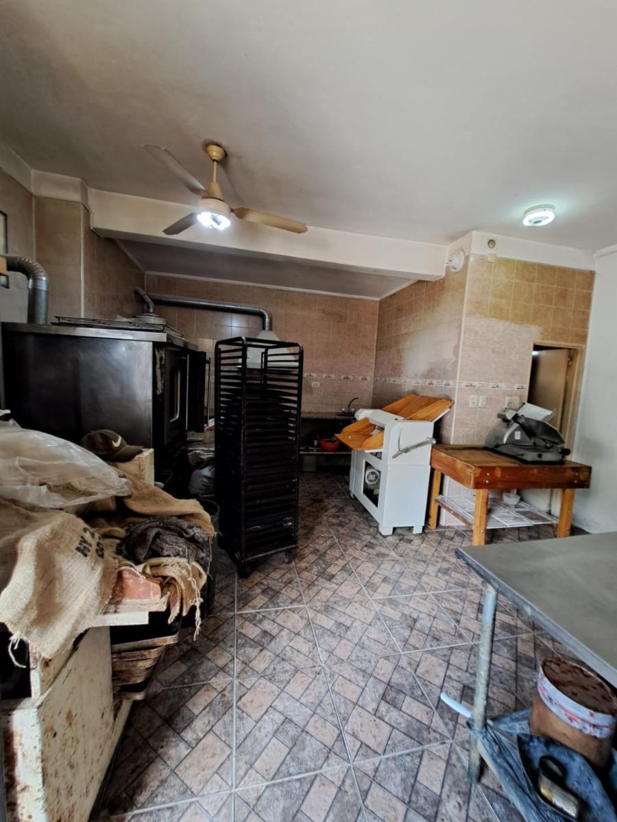 VENDE LOCAL EN ESQUINA EN VILLA GERAL MITRE CON MOBILIARIO - 14