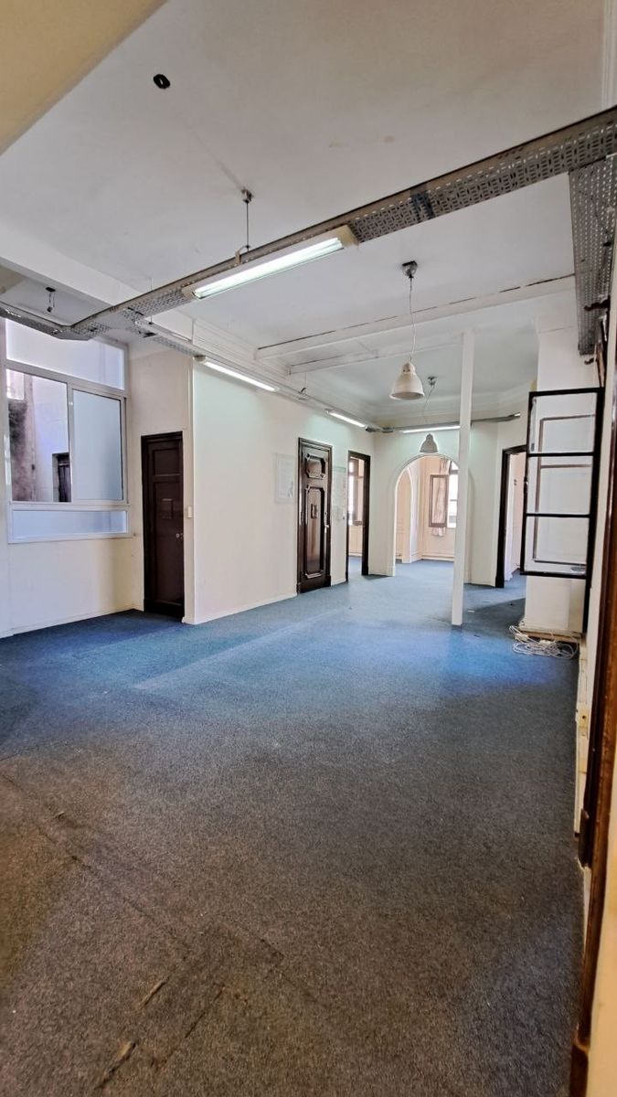 vende oficina de 6 ambientes en Montserrat — foto 6