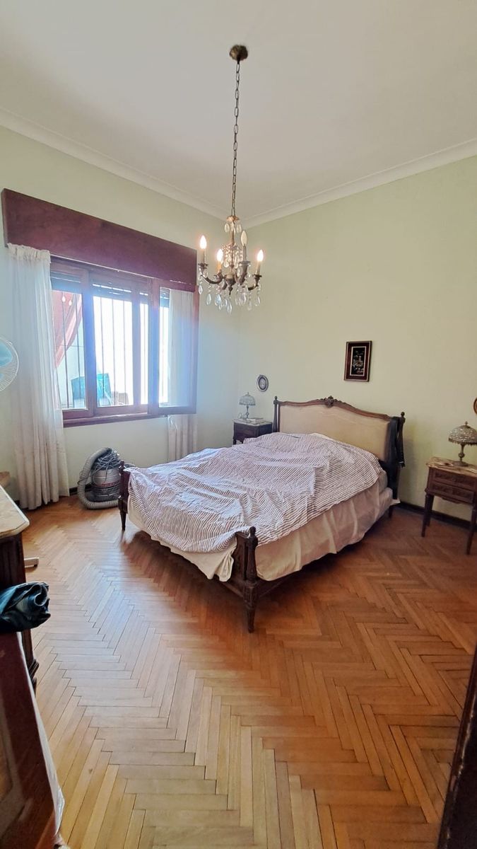 VENDE HERMOSA CASA, LOTE PORPIO EN VILLA GRAL MITRE - 5
