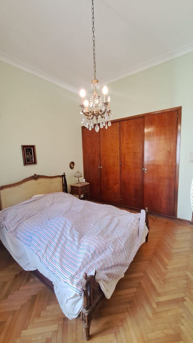 VENDE HERMOSA CASA, LOTE PORPIO EN VILLA GRAL MITRE - 7