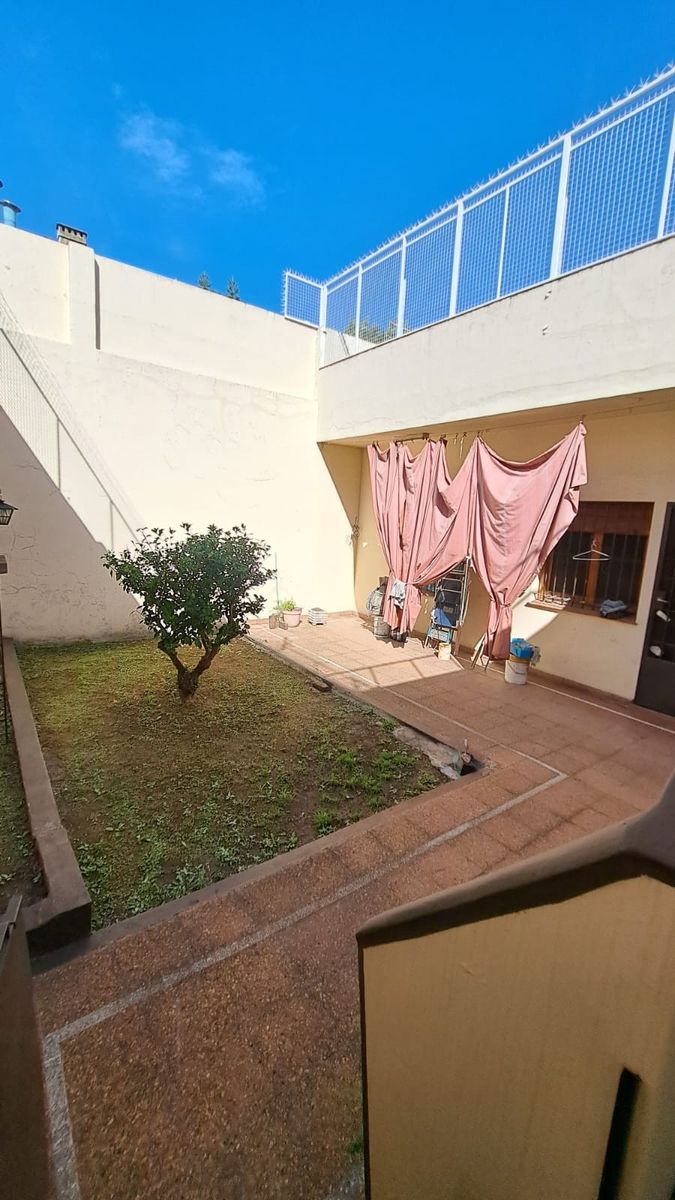 VENDE HERMOSA CASA, LOTE PORPIO EN VILLA GRAL MITRE - 15