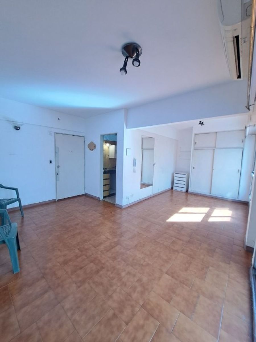 VENDE MONOAMBIENTE CON GRAN PATIO — foto 7