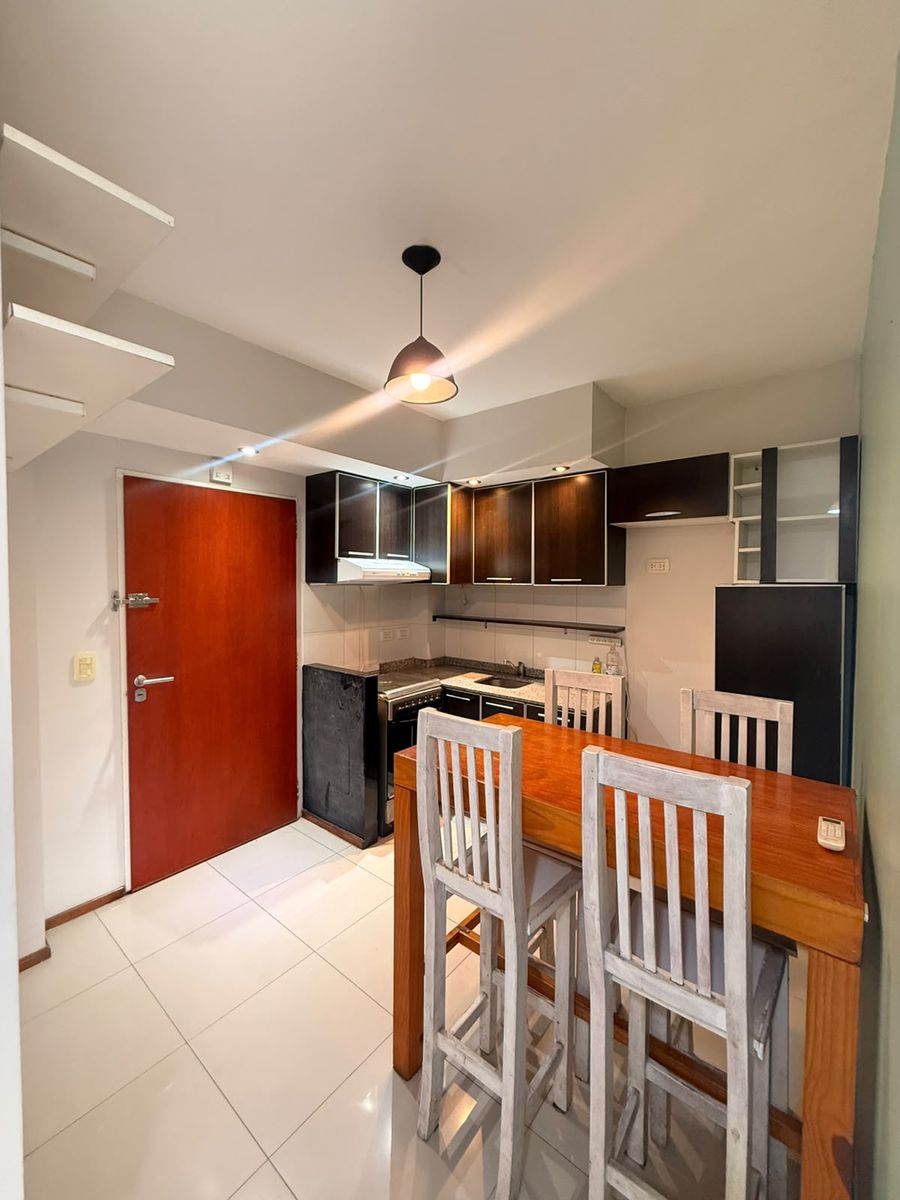 VENDE 2 AMBIENTES CON BALCON AL FRENTE EN PISO 10 - PATERNAL - 4