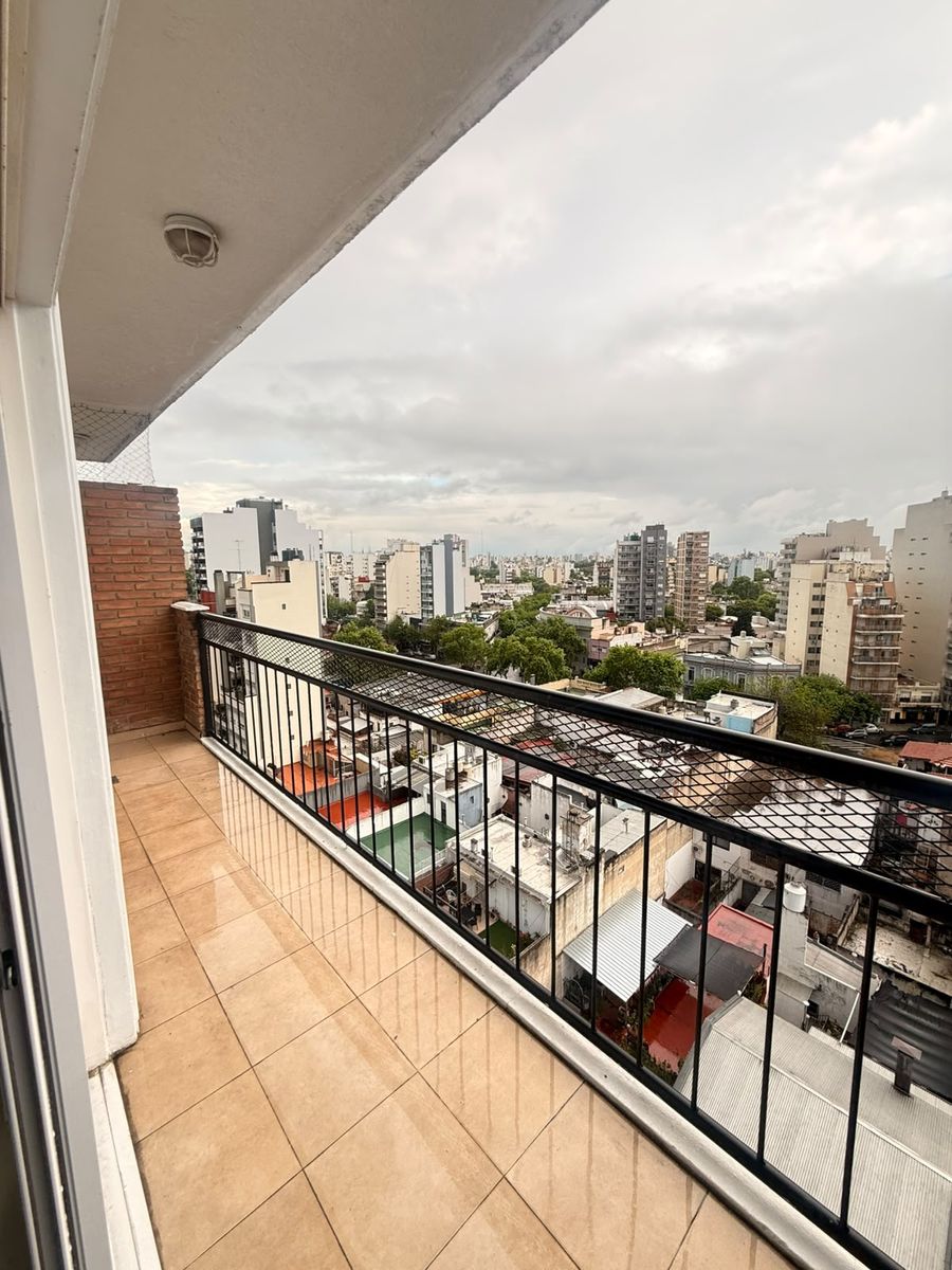 VENDE 2 AMBIENTES CON BALCON AL FRENTE EN PISO 10 - PATERNAL - 5