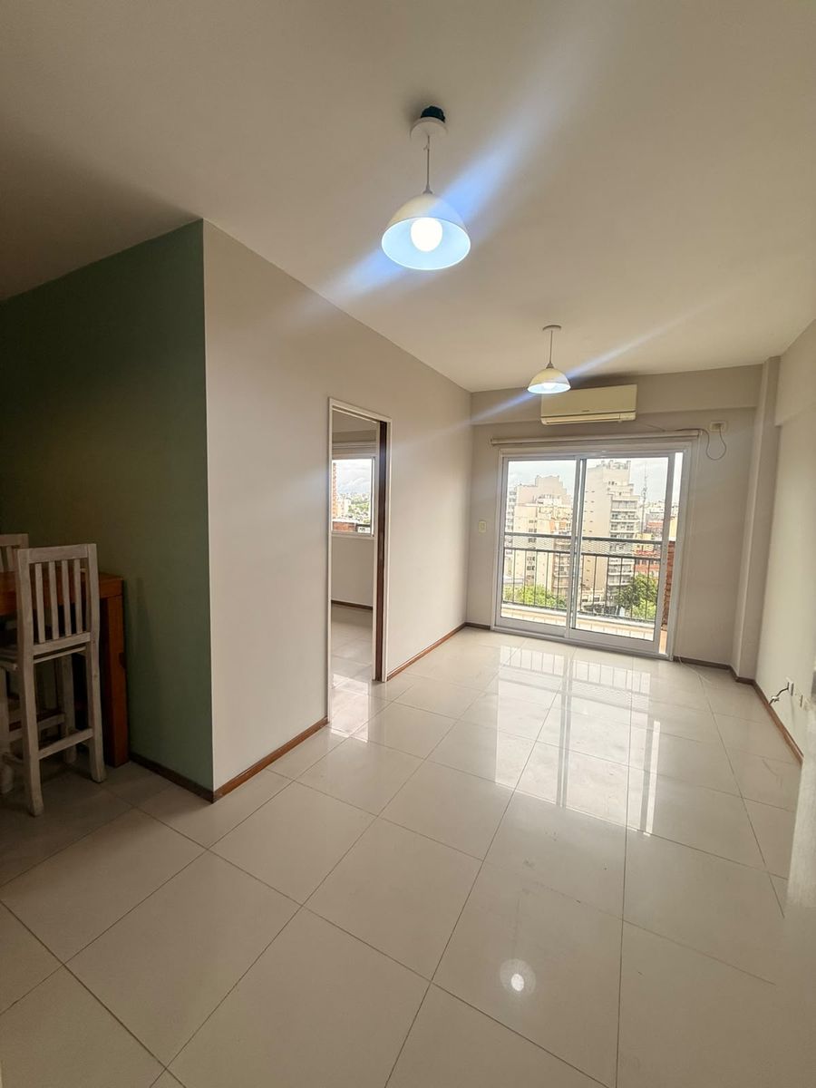 VENDE 2 AMBIENTES CON BALCON AL FRENTE EN PISO 10 - PATERNAL - 11