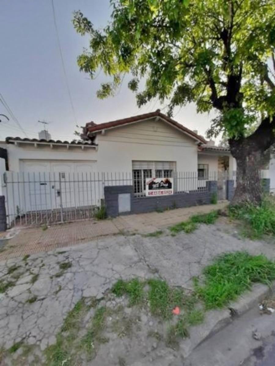 Excelente chalet de 3 ambientes sobre lote propio. Permuta — foto 2